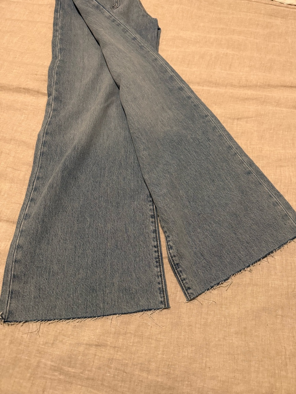 Levi's Light Blue Ribcage Wide Leg High-Rise Jeans - Picture 6 of 6